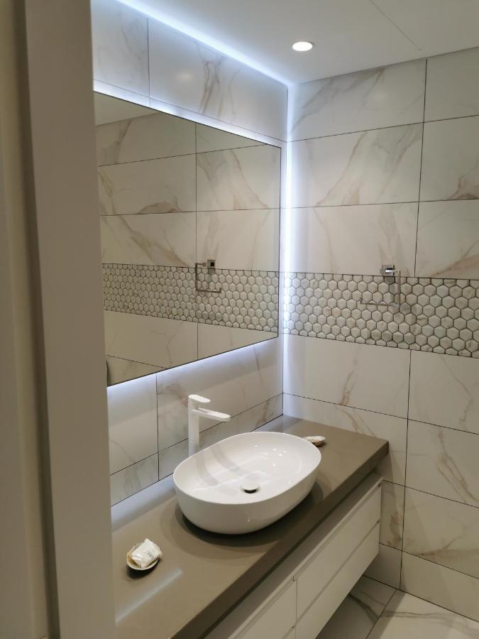 Y & P Latchi Hotel 外观 照片