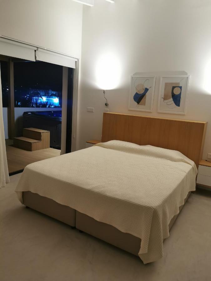 Y & P Latchi Hotel 外观 照片