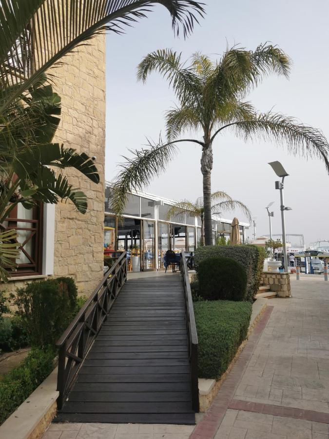 Y & P Latchi Hotel 外观 照片