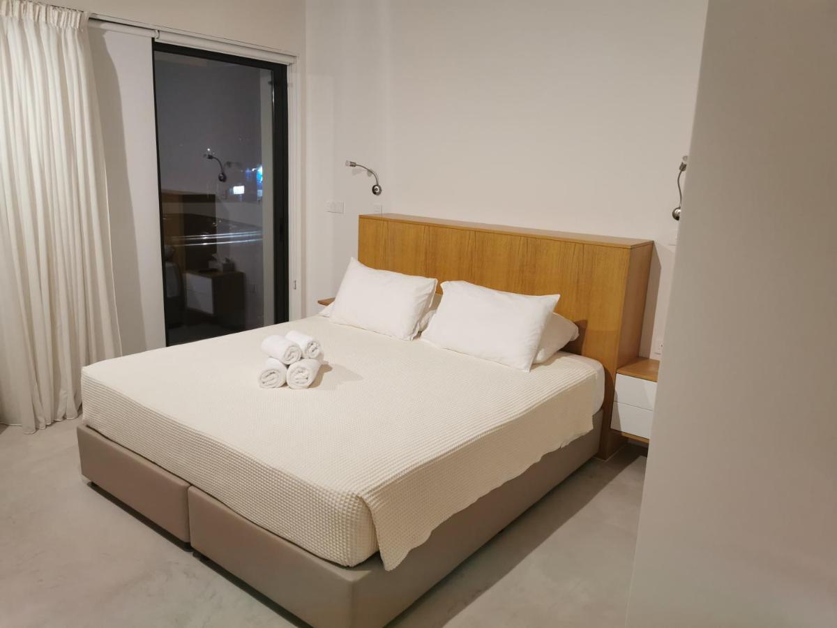 Y & P Latchi Hotel 外观 照片