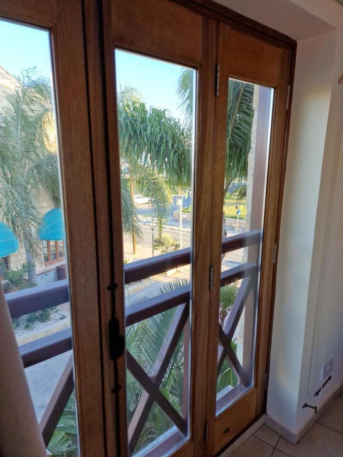 Y & P Latchi Hotel 外观 照片