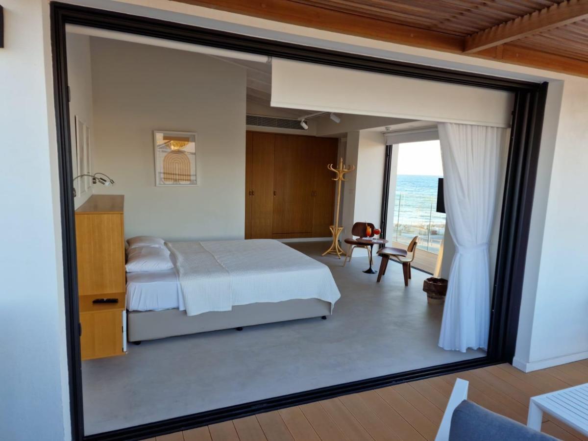 Y & P Latchi Hotel 外观 照片